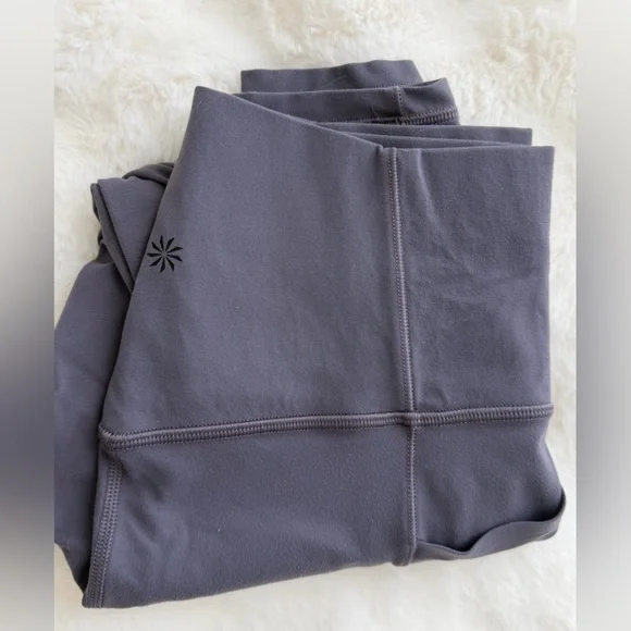 Athleta Salutation Stash pocket 7/8 Tight Leggings color Slate Size Small - Picture 3 of 8